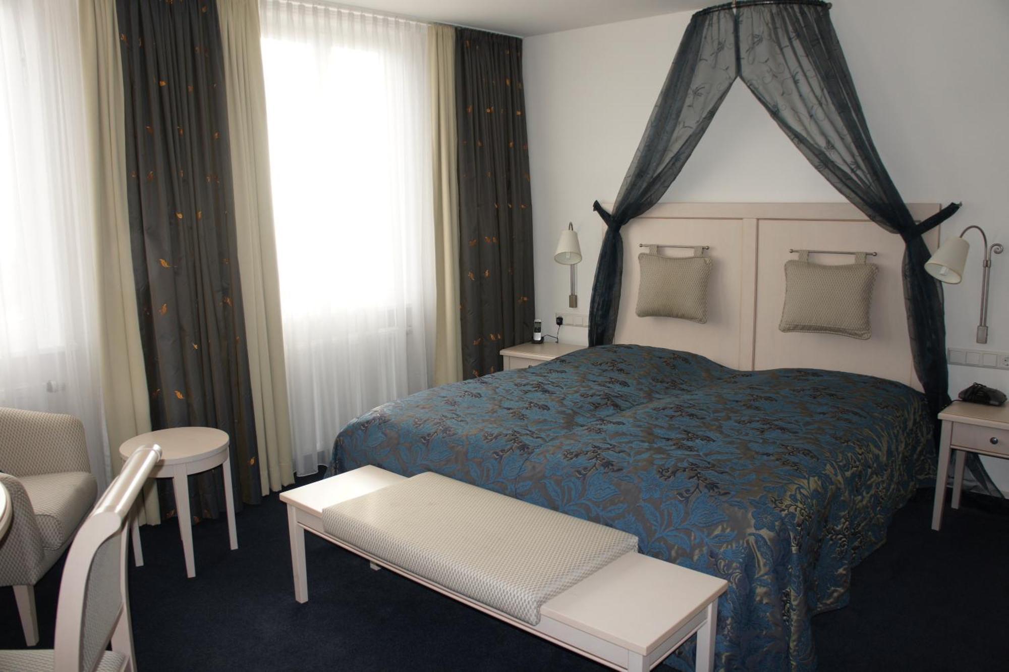 Hotel Am Schloss *** Superior Τούμπινγκεν Εξωτερικό φωτογραφία